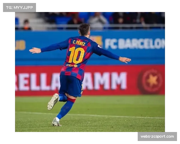 瞬间:巴萨年轻后卫抢断后长途奔袭60米助攻,完成“一条龙”式转换